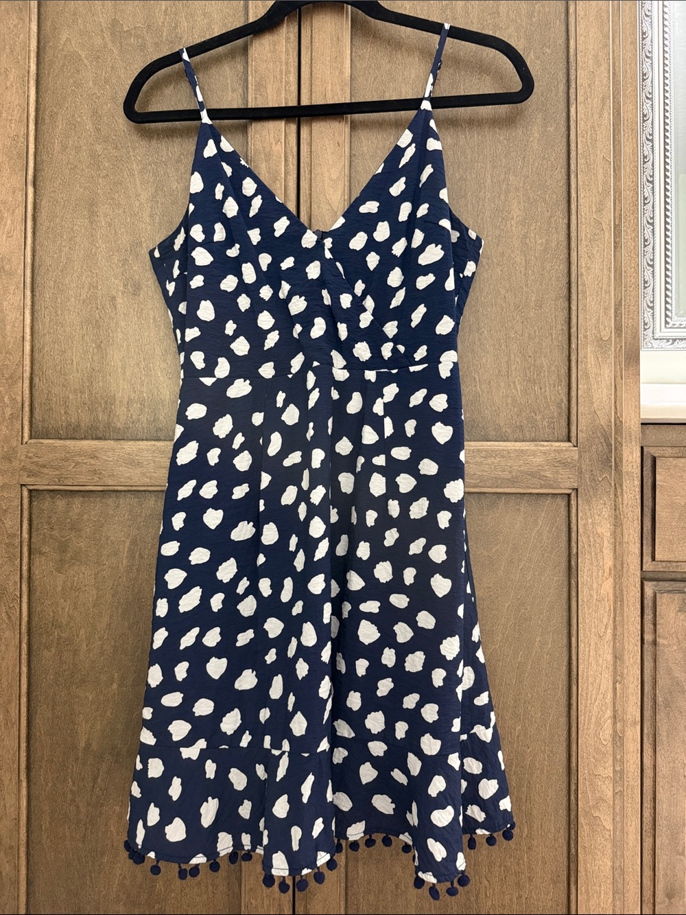 THML Navy & White Dress. Like New. Pom trim, V neck, adjustable spaghetti straps